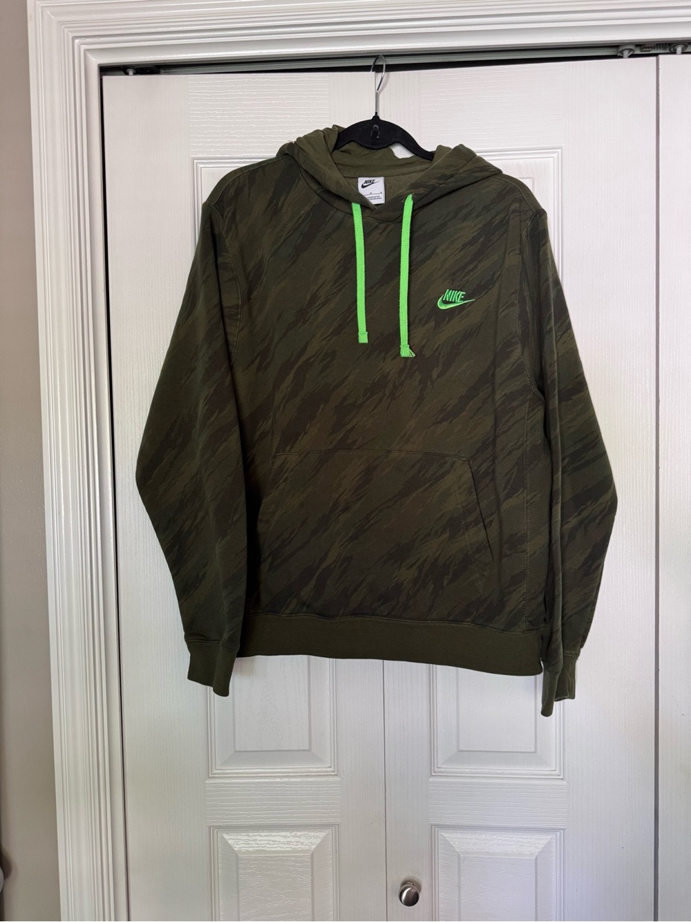 Nike Men’s Hoodie size Medium